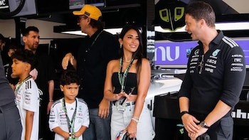 Antonela Roccuzzo compartió su álbum personal en la F1 de Miami: las fotos familiares del saludo a Franco Colapinto