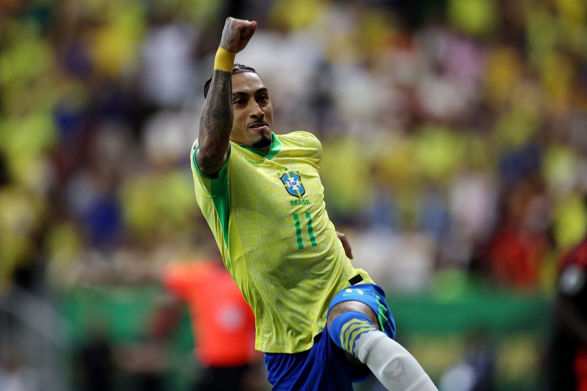 Raphinha celebrating a goal against Colombia