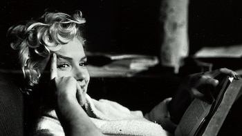 Marilyn leyendo, por Elliott Erwitt