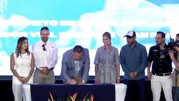 Rodrigo Chaves firma el mayor préstamo vial en la historia del BCIE en Costa Rica para ampliar la ruta San José–San Ramón