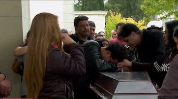 El último adiós a Juan Carlos Mendoza, delivery asesinado en pleno Centro de Montevideo (Captura Telemundo/Canal 12)