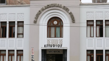 Con su primera emisión en