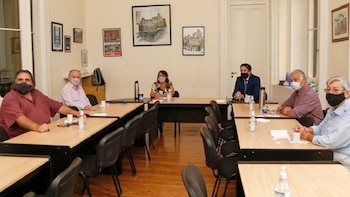 El Gobierno convocó a gremios