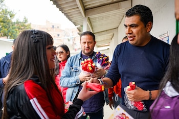 El alcalde repartió los implementos