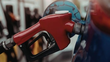 La técnica japonesa para gastar menos dinero en combustible: desde un repostaje temprano a una conducción suave