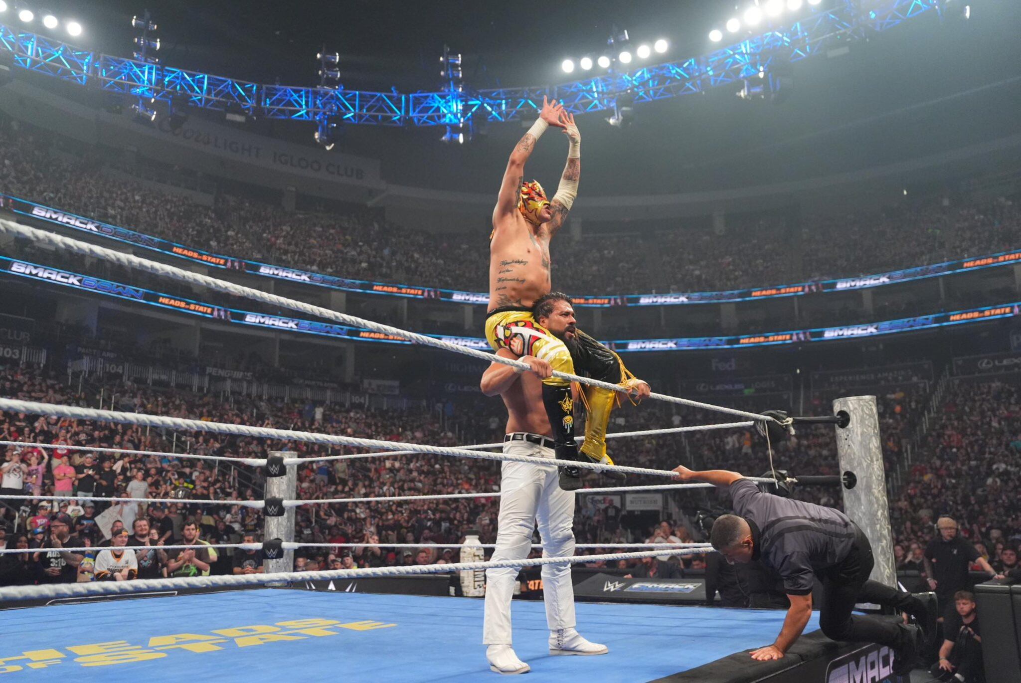 Los mexicanos Andrade y Rey Fénix siguen triunfando en WWE podrían ser un nuevo equipo. Imagen cuenta de X @AndradeElIdolo