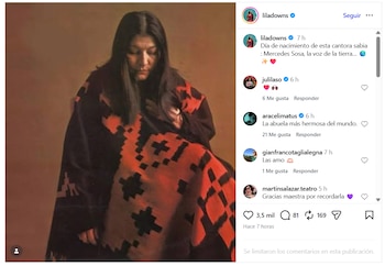 Lila Downs evocó desde México a Mercedes Sosa como la voz de la tierra y Araceli Matus la recordó en los comentarios