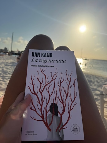 Entre páginas y olas, el