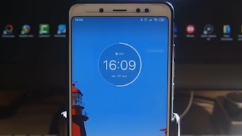 Cómo poner el reloj en la pantalla de inicio de mi celular Android
