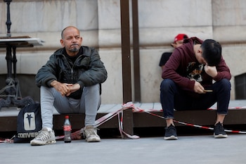 Personas sufren el apagón en