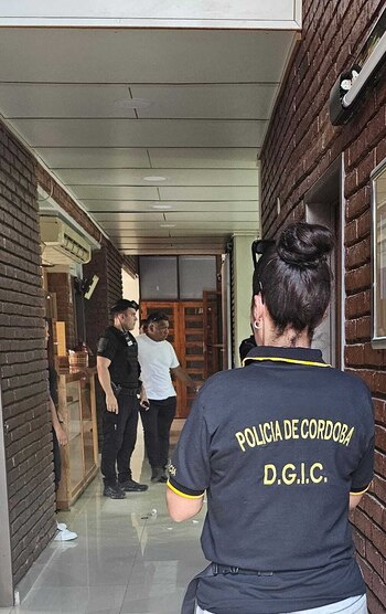 Córdoba: dos menores detenidos por explotar químicos y herir a un sacerdote en una misad