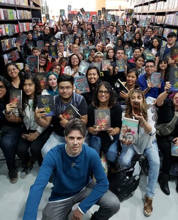 Las historias fantásticas de Fernando Trujillo cada día cautivan a más lectores / Fernando Trujillo