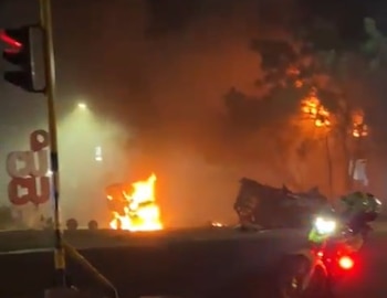 Al menos seis explosiones se registraron en la madrugada de este sábado 1 de agosto en inmediaciones del comando de la Policía Metropolitana de Cúcuta, en Norte de Santander | Captura de video