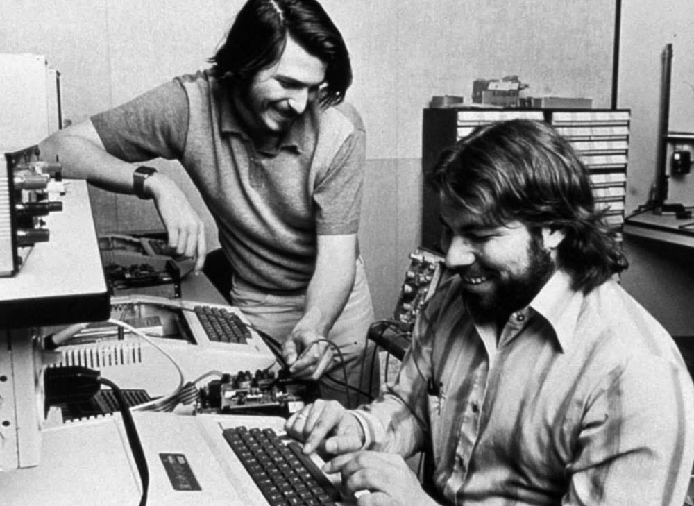 Steve Jobs y Steve Wozniak (Profesional Review)