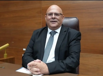 El diputado Fernando Obaldía enfrenta una denuncia ante el Ministerio Público por el aparente delito de acoso predatorio. Crédito: El Mundo CR