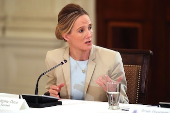 Antigone Davis en una reunión para Meta. (foto: Etcetera News)