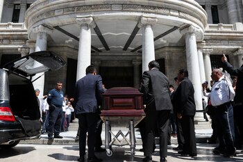 CIUDAD DE MÉXICO, 03OCTUBRE2019.- El primer historiador, filósofo, filólogo y lingüista del náhuatl Miguel Léon-Portilla, fallecido el pasado el pasado 01 de octubre, fue homenajeado en el Palacio de Bellas Artes. En la imagen, Ascensión Hernández Triviño, viuda de León-Portilla, y Beatriz Gutiérrez Müller, primera dama.
FOTO: GALO CAÑAS /CUARTOSCURO.COM
