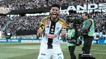 El panameño Andrés Andrade rompe sequía de seis décadas y se corona campeón con el LASK de Austria