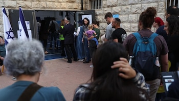 VÍDEO: Los israelíes se movilizan en masa para votar en las elecciones: "Está en juego el futuro de mis bisnietos"