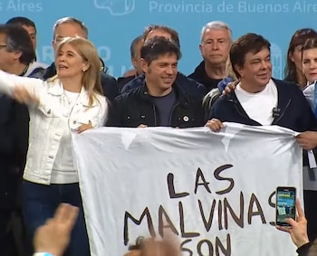 Kicillof cuestionó la política económica de Javier Milei y afirmó que la provincia de Buenos Aires funciona como “un escudo y red” frente a las medidas nacionales