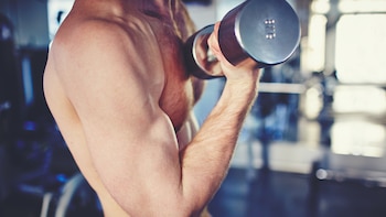 Las mejores comidas para ganar masa muscular, según los nutricionistas