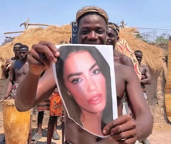 El saludo de la agrupación Niudance para Lali Espósito