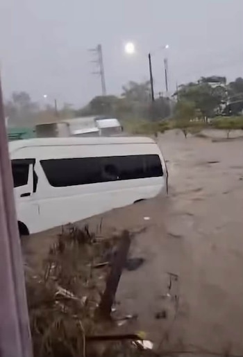 Equipos de emergencia realizaron labores de respuesta tras las intensas lluvias.
(Foto: Cortesía / redes sociales)