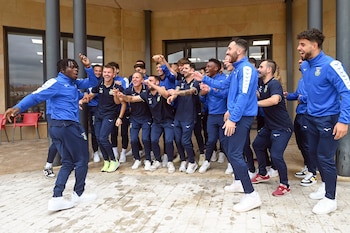 Los jugadores del Arandina celebran