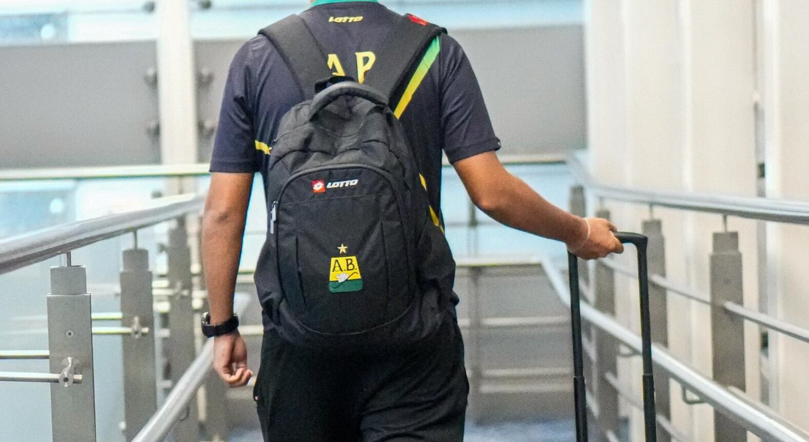 Bucaramanga quedó “varado” en el aeropuerto El Dorado: en riesgo el partido contra Tolima por cuadrangulares de Liga BetPlay