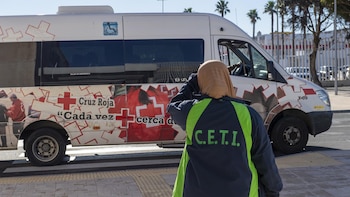 Un grupo de 126 migrantes