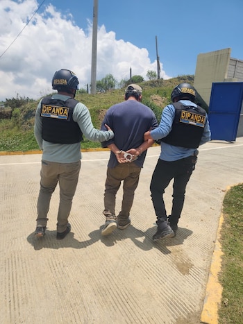 La cooperación binacional permitió avances en la desarticulación de células de la Mara Salvatrucha mediante información compartida por autoridades. (Cortesía: PNC de Guatemala)