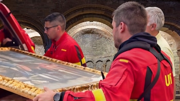 Un bombero estalla contra el rescate del patrimonio del Monasterio de San Juan de la Peña (Huesca), rodeado por las llamas: “No es su culpa, obedecen órdenes”