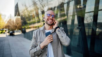 A diferencia de la llamada