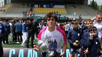 Pablo Laíño, el vicepresidente “friki” del Ourense CF con solo 21 años: “Se ha convertido como en un hijo para mí”