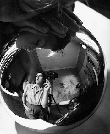 Annemarie Heinrich, "Autorretrato con hijos",