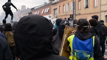 VÍDEO: El primer ministro francés promete un "masivo" y mejorado despliegue policial frente a las protestas del sábado
