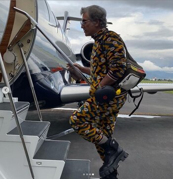 Así vistió el "Potrillo", sorprendiendo