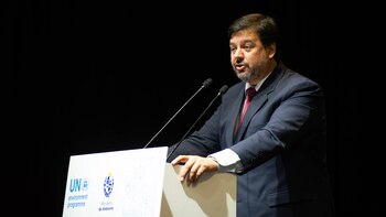 El ministro de Ambiente inicia