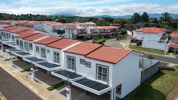 Costa Rica construye cada vez más condominios, pero la vivienda accesible sigue siendo una deuda para miles de familias