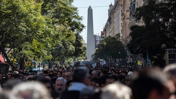 Cientos de miles de personas
