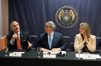 El subsecretario de Estado para temas de Seguridad Internacional y Control de Armamento Thomas G. DiNanno visita Argentina