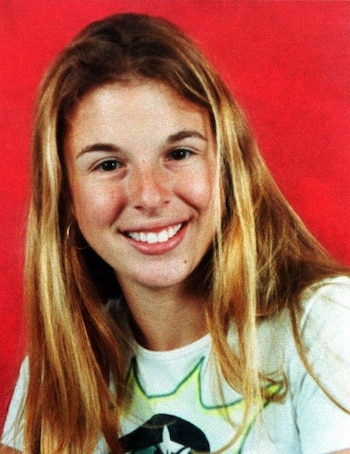 Suzane tenía 18 años cuando planeó asesinar a sus padres: quería quedarse con la fortuna, disfrutar del dinero y del amor de un novio que ellos rechazaban