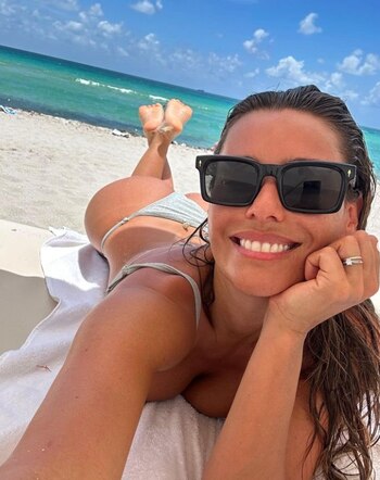 Pampita Ardohain lució hasta hace