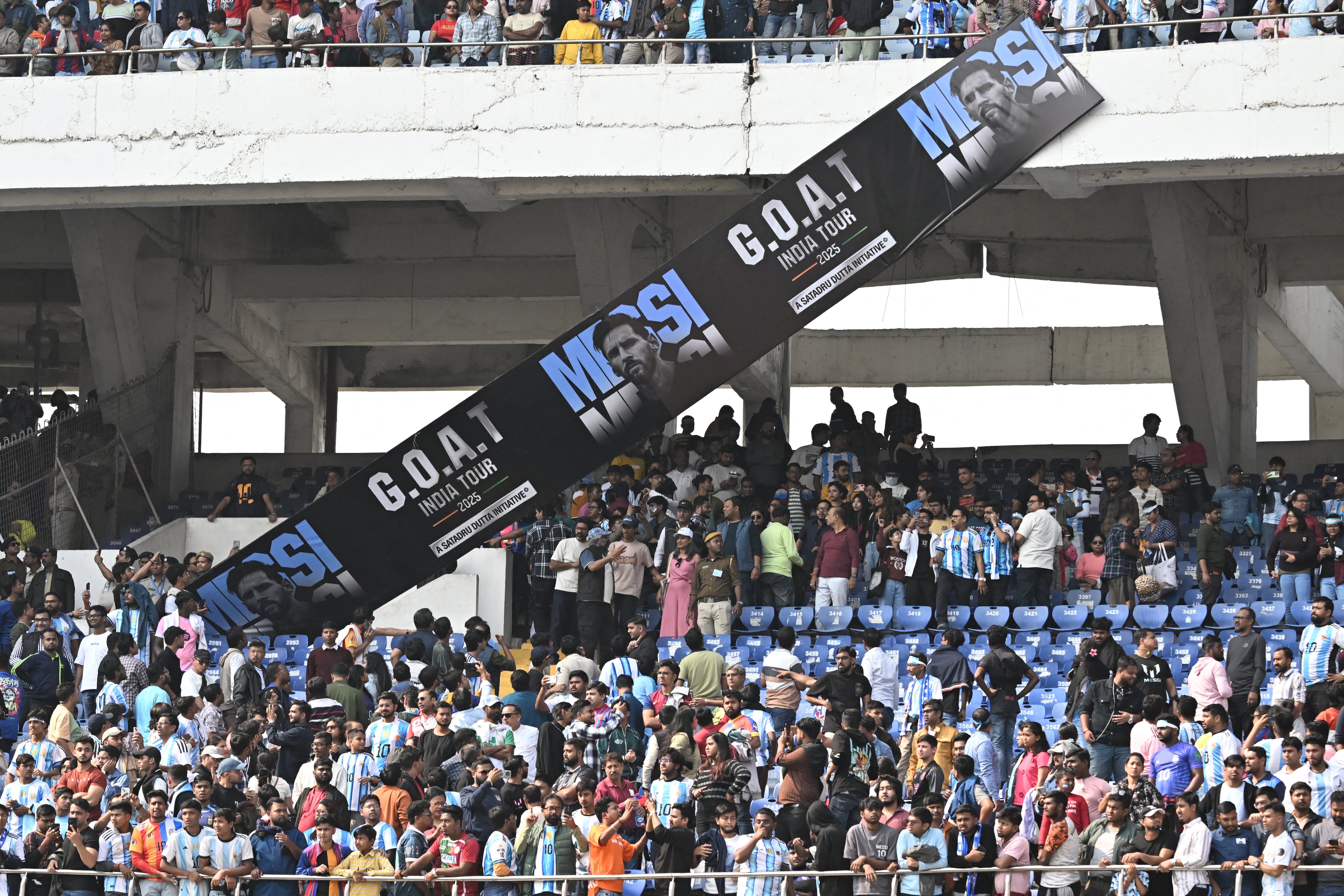 El caos que se originó en la visita de Messi a India (Photo by Dibyangshu SARKAR / AFP)