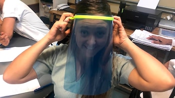 Lass pantallas faciales de plástico