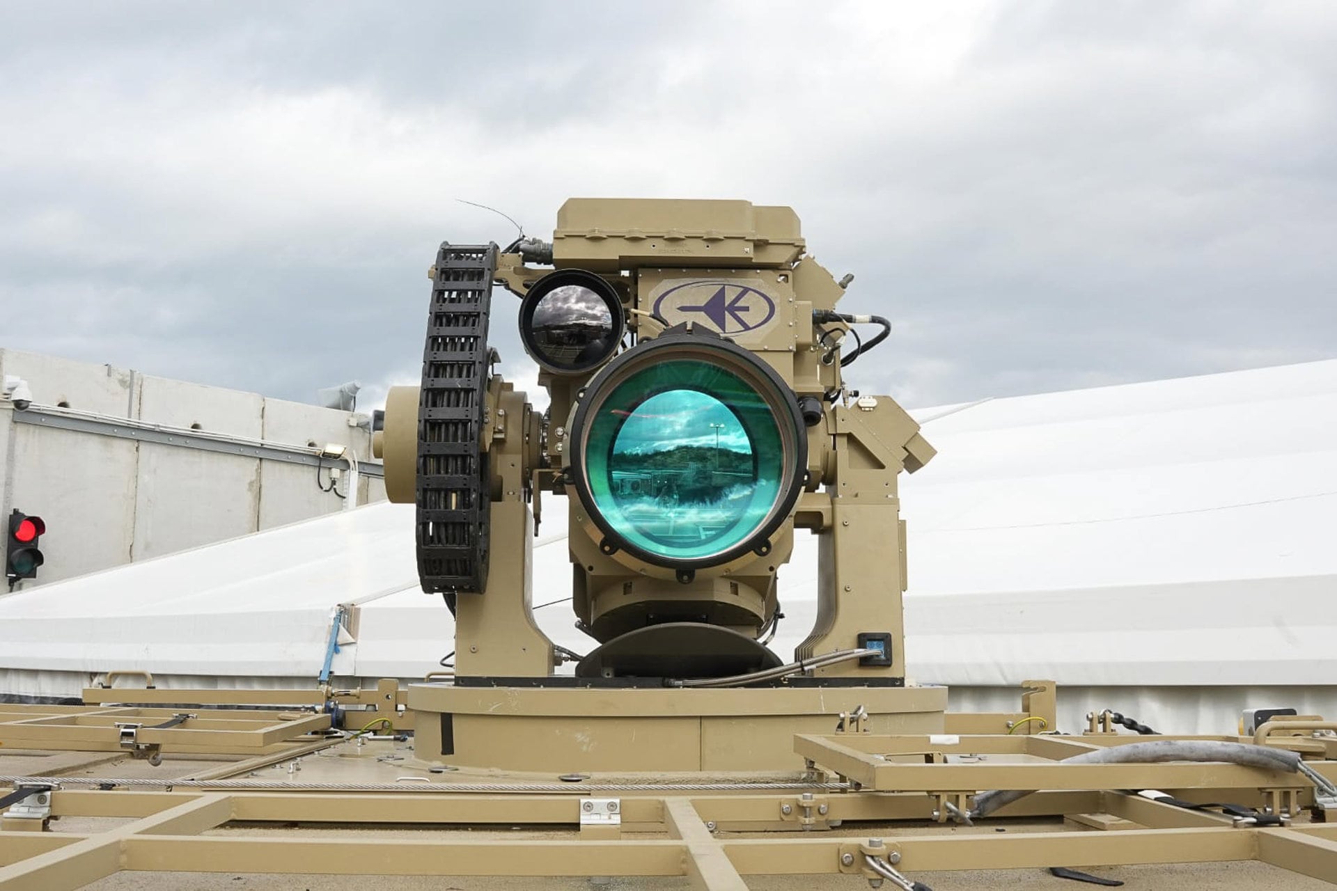 El sistema láser Iron Beam, entregado por Rafael a las Fuerzas de Defensa de Israel, se integrará al sistema de defensa aérea multicapa israelí junto al Iron Dome, David's Sling y Arrow, los mismos sistemas que Israel exportará a Grecia (Rafael Advanced Defense Systems)