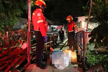 La Policía Nacional Civil y el Ministerio Público acordonaron la zona 14 y recolectaron indicios balísticos para avanzar con la investigación. (Foto cortesía Bomberos Municipales)