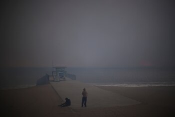 La gente se reunió en