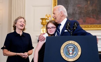 Junto a familiares de los