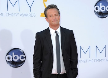 En el aniversario de su nacimiento, la familia de Matthew Perry y una organización canadiense impulsan acciones para apoyar a quienes luchan contra la adicción, rescatando el legado y las palabras del actor (Foto Jordan Strauss/Invision/AP, archivo)